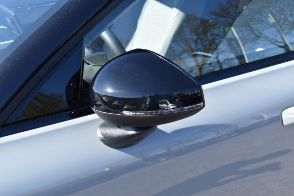 Volvo EX30 Extended Range Ultra 69 kWh | Trekhaak | Woolblend | Panodak | Elektr. Stoel | ACC