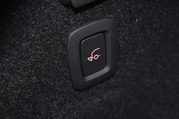 Volvo EX30 Extended Range Ultra 69 kWh | Trekhaak | Woolblend | Panodak | Elektr. Stoel | ACC