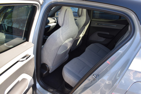 Volvo EX30 Extended Range Ultra 69 kWh | Trekhaak | Woolblend | Panodak | Elektr. Stoel | ACC