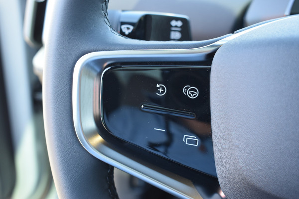 Volvo EX30 Extended Range Ultra 69 kWh | Trekhaak | Woolblend | Panodak | Elektr. Stoel | ACC