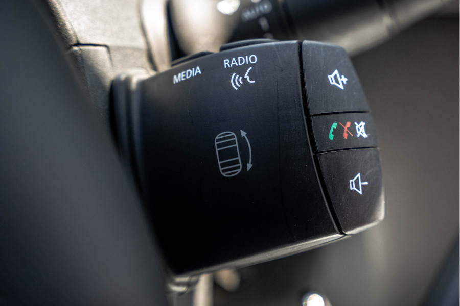 Renault Master 2.3dCi | Bakwagen met Laadklep | LED | Carplay | Camera | Cruise