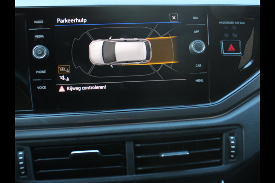 Volkswagen Polo 1.0 TSI DSG Style 110Pk | Navigatie | Apple Carplay/Android Auto | Climate Control | Virtual Cockpit | Adaptive Cruise Control | Parkeersensoren | Lane Assist | Privacy Glass |