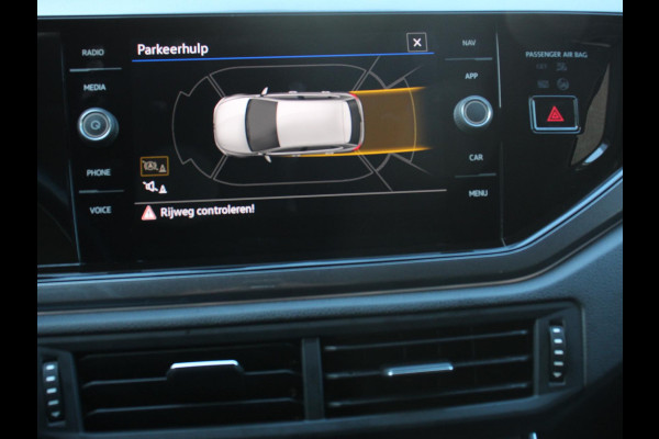 Volkswagen Polo 1.0 TSI DSG Style 110Pk | Navigatie | Apple Carplay/Android Auto | Climate Control | Virtual Cockpit | Adaptive Cruise Control | Parkeersensoren | Lane Assist | Privacy Glass |