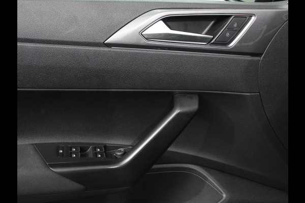 Volkswagen Polo 1.0 TSI DSG Style 110Pk | Navigatie | Apple Carplay/Android Auto | Climate Control | Virtual Cockpit | Adaptive Cruise Control | Parkeersensoren | Lane Assist | Privacy Glass |