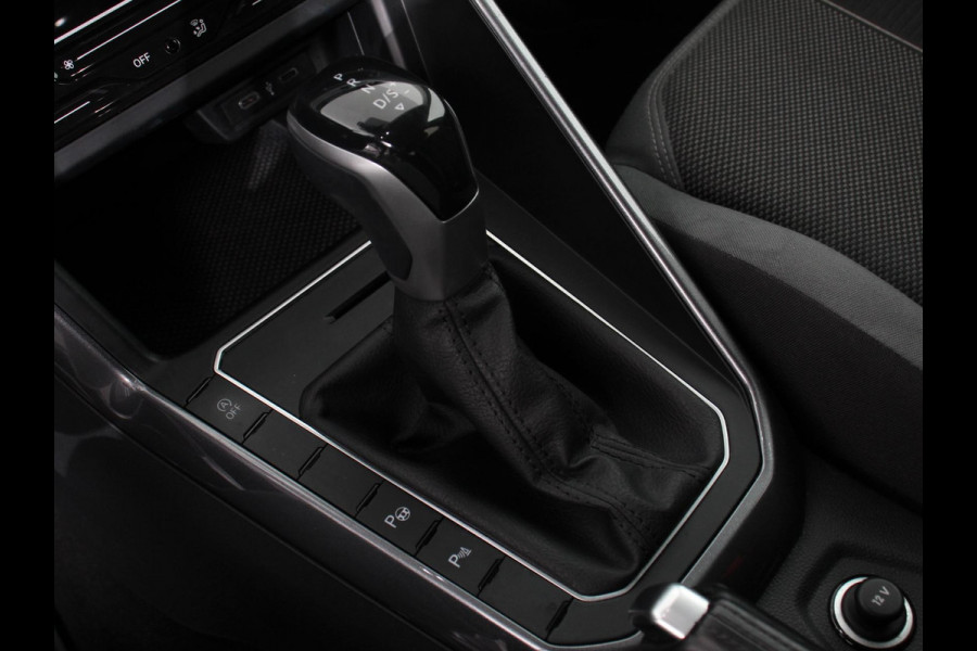 Volkswagen Polo 1.0 TSI DSG Style 110Pk | Navigatie | Apple Carplay/Android Auto | Climate Control | Virtual Cockpit | Adaptive Cruise Control | Parkeersensoren | Lane Assist | Privacy Glass |