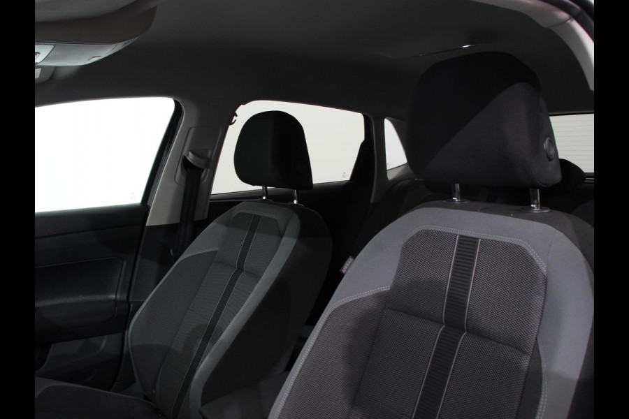 Volkswagen Polo 1.0 TSI DSG Style 110Pk | Navigatie | Apple Carplay/Android Auto | Climate Control | Virtual Cockpit | Adaptive Cruise Control | Parkeersensoren | Lane Assist | Privacy Glass |