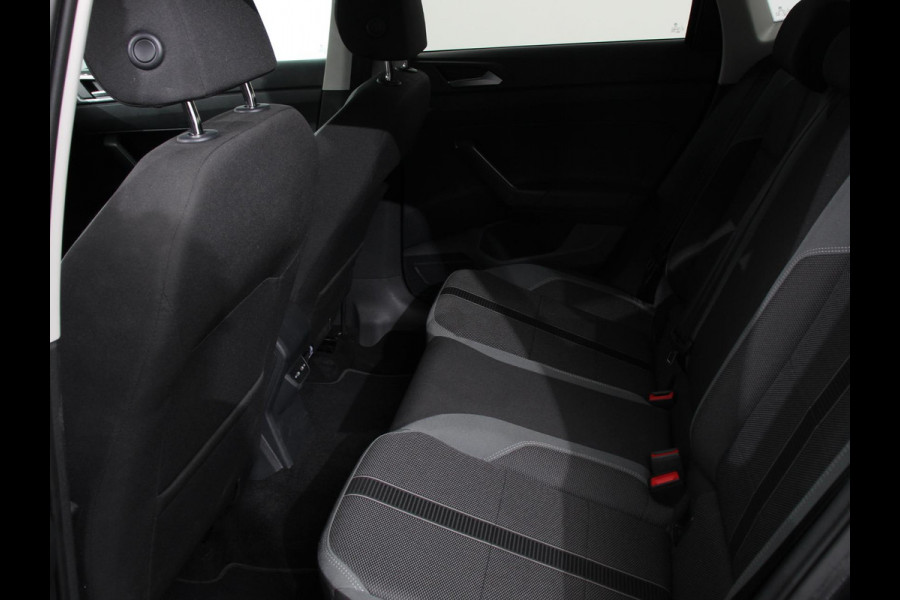 Volkswagen Polo 1.0 TSI DSG Style 110Pk | Navigatie | Apple Carplay/Android Auto | Climate Control | Virtual Cockpit | Adaptive Cruise Control | Parkeersensoren | Lane Assist | Privacy Glass |