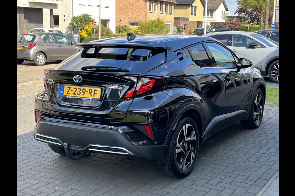 Toyota C-HR 2.0 Hybrid Style | Dodehoekherkenning, Stoel + Stuurverwarming, Parkeersensoren, Keyless, 18 inch