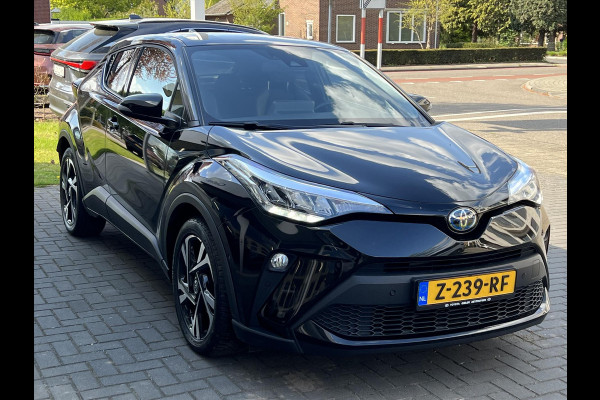 Toyota C-HR 2.0 Hybrid Style | Dodehoekherkenning, Stoel + Stuurverwarming, Parkeersensoren, Keyless, 18 inch