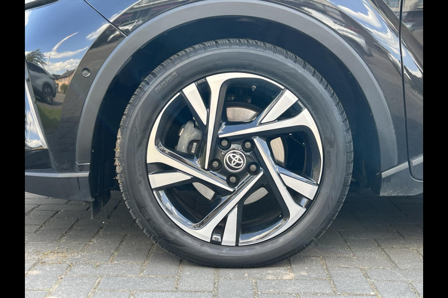 Toyota C-HR 2.0 Hybrid Style | Dodehoekherkenning, Stoel + Stuurverwarming, Parkeersensoren, Keyless, 18 inch