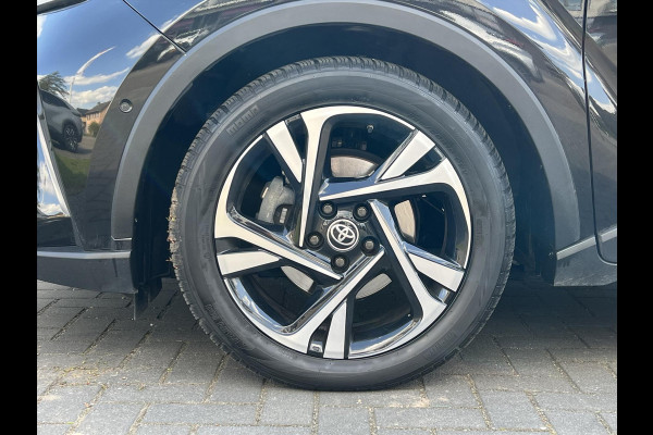 Toyota C-HR 2.0 Hybrid Style | Dodehoekherkenning, Stoel + Stuurverwarming, Parkeersensoren, Keyless, 18 inch