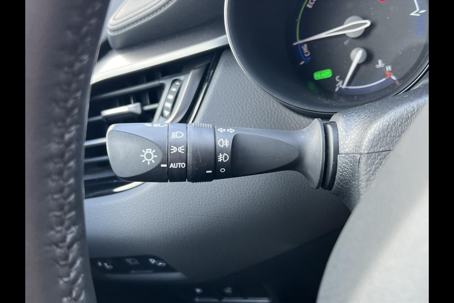 Toyota C-HR 2.0 Hybrid Style | Dodehoekherkenning, Stoel + Stuurverwarming, Parkeersensoren, Keyless, 18 inch