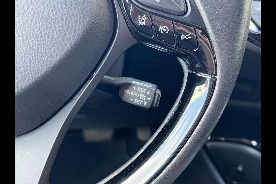 Toyota C-HR 2.0 Hybrid Style | Dodehoekherkenning, Stoel + Stuurverwarming, Parkeersensoren, Keyless, 18 inch