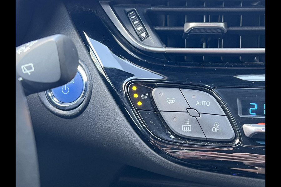 Toyota C-HR 2.0 Hybrid Style | Dodehoekherkenning, Stoel + Stuurverwarming, Parkeersensoren, Keyless, 18 inch