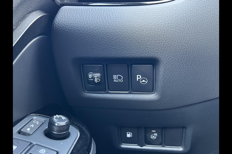 Toyota C-HR 2.0 Hybrid Style | Dodehoekherkenning, Stoel + Stuurverwarming, Parkeersensoren, Keyless, 18 inch