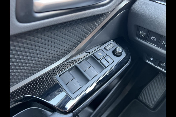 Toyota C-HR 2.0 Hybrid Style | Dodehoekherkenning, Stoel + Stuurverwarming, Parkeersensoren, Keyless, 18 inch