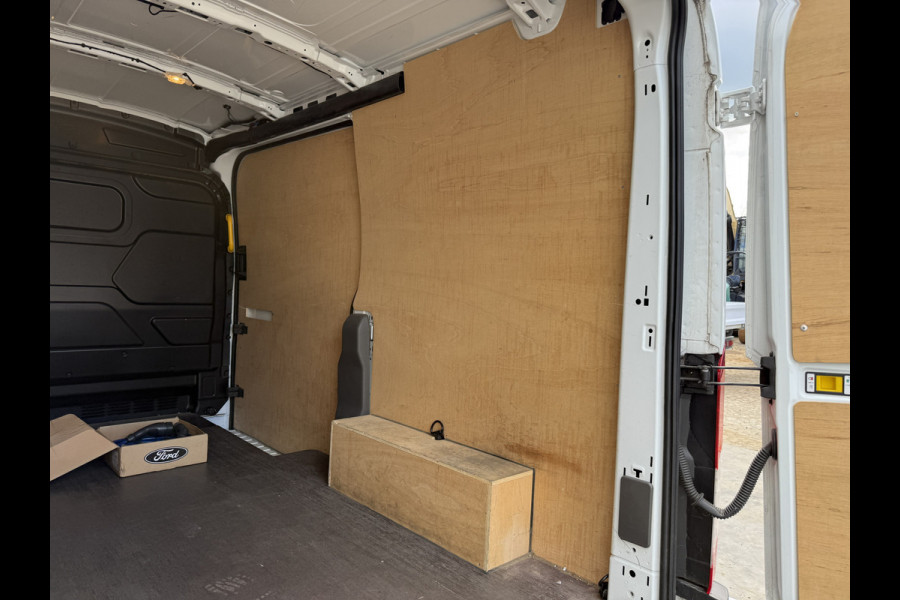 Ford E-Transit 68kWh 184PK L2H2 317km WLTP 95,7% (SOH) BEV Snelladen Cruise control Climate control Carplay Laadkabel Parkeersensoren