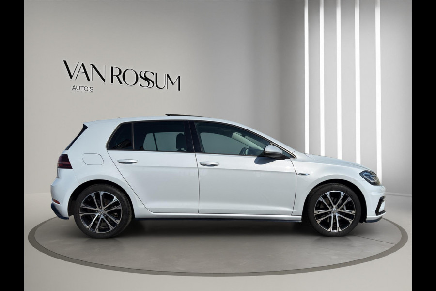 Volkswagen Golf 1.5 TSI Highline Business R Pano | Stoel/Stuur verwarming | Led | Massage  | 17"| Digitaal Display |  Parksensor |
