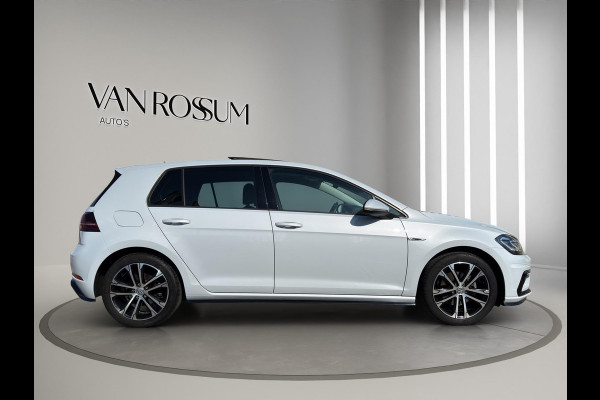 Volkswagen Golf 1.5 TSI Highline Business R Pano | Stoel/Stuur verwarming | Led | Massage  | 17"| Digitaal Display |  Parksensor |
