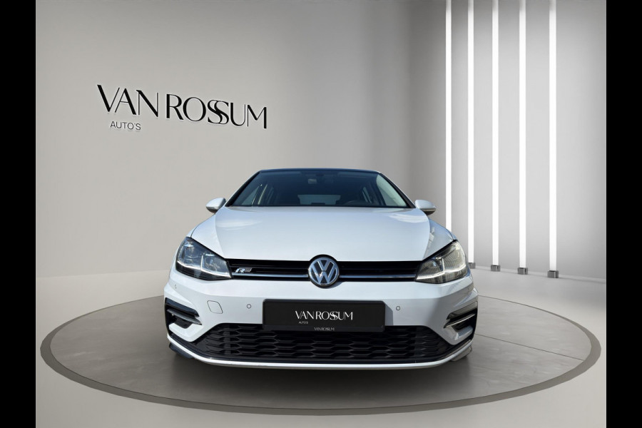 Volkswagen Golf 1.5 TSI Highline Business R Pano | Stoel/Stuur verwarming | Led | Massage  | 17"| Digitaal Display |  Parksensor |