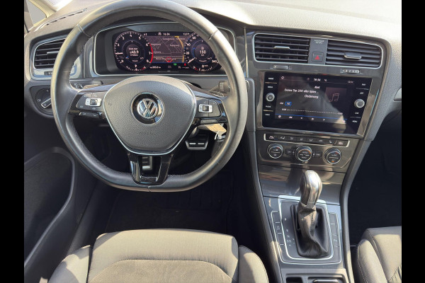 Volkswagen Golf 1.5 TSI Highline Business R Pano | Stoel/Stuur verwarming | Led | Massage  | 17"| Digitaal Display |  Parksensor |