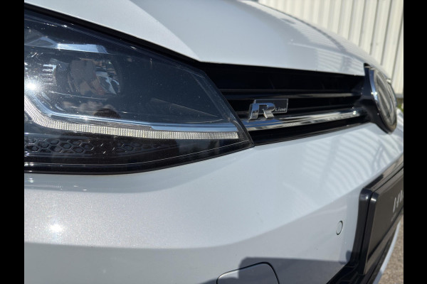 Volkswagen Golf 1.5 TSI Highline Business R Pano | Stoel/Stuur verwarming | Led | Massage  | 17"| Digitaal Display |  Parksensor |