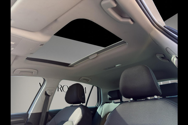 Volkswagen Golf 1.5 TSI Highline Business R Pano | Stoel/Stuur verwarming | Led | Massage  | 17"| Digitaal Display |  Parksensor |