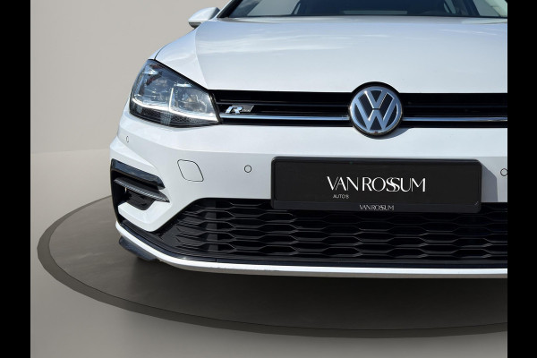 Volkswagen Golf 1.5 TSI Highline Business R Pano | Stoel/Stuur verwarming | Led | Massage  | 17"| Digitaal Display |  Parksensor |