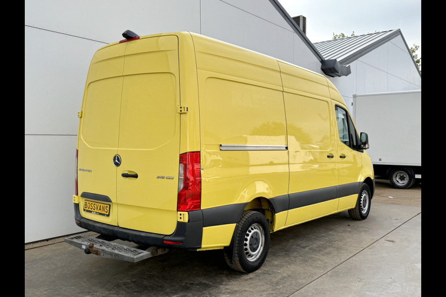 Mercedes-Benz Sprinter 319 3.0 CDI 6 Cilinder Automaat L2H2 Dubbele Schuifdeur 3.5t Trekhaak Cruise Control Climate Control Camera Navigatie Lucht Geveerde Stoel