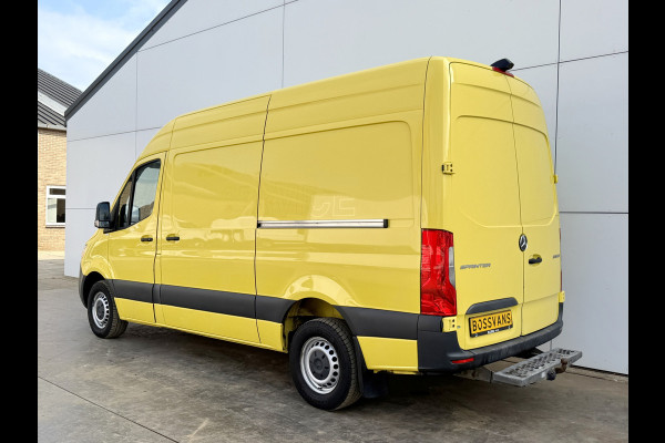 Mercedes-Benz Sprinter 319 3.0 CDI 6 Cilinder Automaat L2H2 Dubbele Schuifdeur 3.5t Trekhaak Cruise Control Climate Control Camera Navigatie Lucht Geveerde Stoel