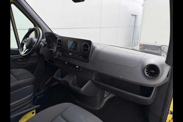 Mercedes-Benz Sprinter 319 3.0 CDI 6 Cilinder Automaat L2H2 Dubbele Schuifdeur 3.5t Trekhaak Cruise Control Climate Control Camera Navigatie Lucht Geveerde Stoel