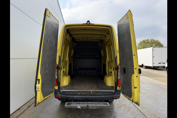 Mercedes-Benz Sprinter 319 3.0 CDI 6 Cilinder Automaat L2H2 Dubbele Schuifdeur 3.5t Trekhaak Cruise Control Climate Control Camera Navigatie Lucht Geveerde Stoel