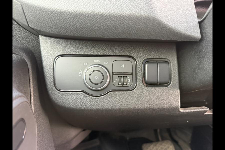 Mercedes-Benz Sprinter 319 3.0 CDI 6 Cilinder Automaat L2H2 Dubbele Schuifdeur 3.5t Trekhaak Cruise Control Climate Control Camera Navigatie Lucht Geveerde Stoel