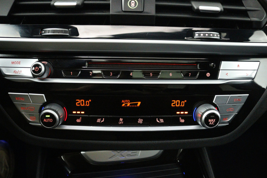 BMW X3 XDrive30i High Executive (PANORAMADAK, TREKHAAK, STOELVERWARMING, CAMERA, ELEKTR STOELEN, DEALER ONDERHOUDEN)