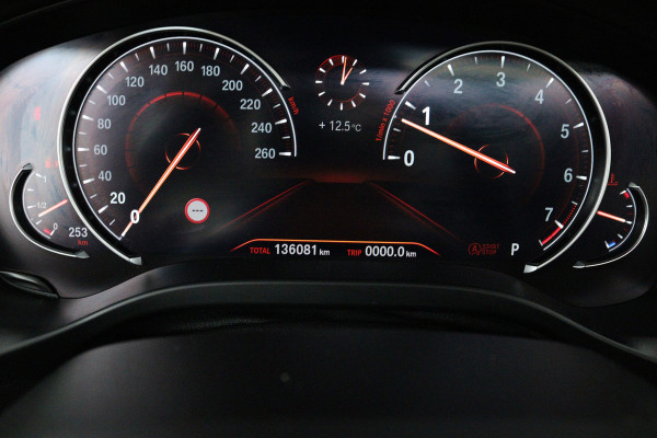 BMW X3 XDrive30i High Executive (PANORAMADAK, TREKHAAK, STOELVERWARMING, CAMERA, ELEKTR STOELEN, DEALER ONDERHOUDEN)