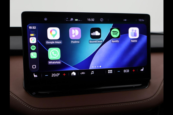 Škoda ENYAQ iV 60 + LEDER | PANORAMA | ELEK. TREKHAAK | | HEAD-UP | CARPLAY | SFEERVERLICHTING