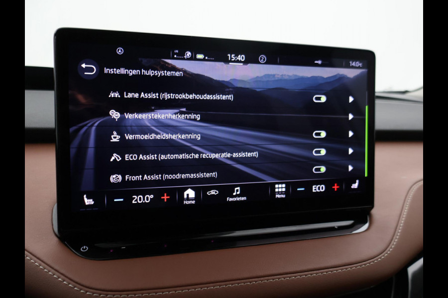 Škoda ENYAQ iV 60 + LEDER | PANORAMA | ELEK. TREKHAAK | | HEAD-UP | CARPLAY | SFEERVERLICHTING