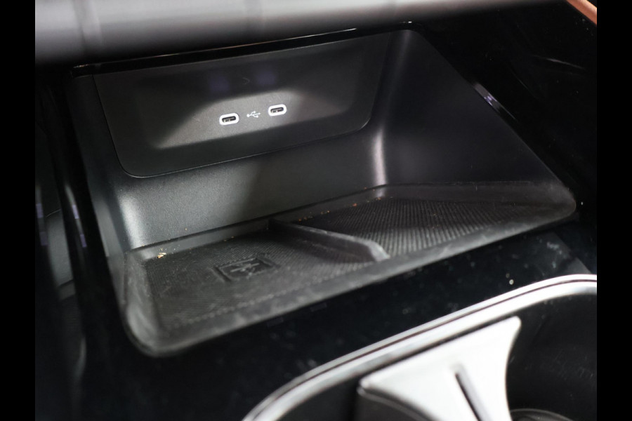 Škoda ENYAQ iV 60 + LEDER | PANORAMA | ELEK. TREKHAAK | | HEAD-UP | CARPLAY | SFEERVERLICHTING