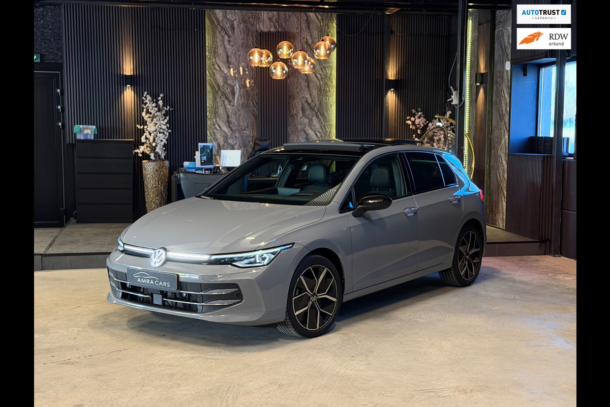Volkswagen Golf 1.5 eTSI R-Line|50 Edition|PANO|FULL OPTIONS