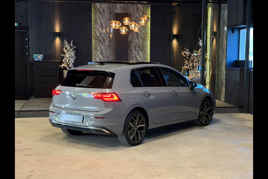 Volkswagen Golf 1.5 eTSI R-Line|50 Edition|PANO|FULL OPTIONS