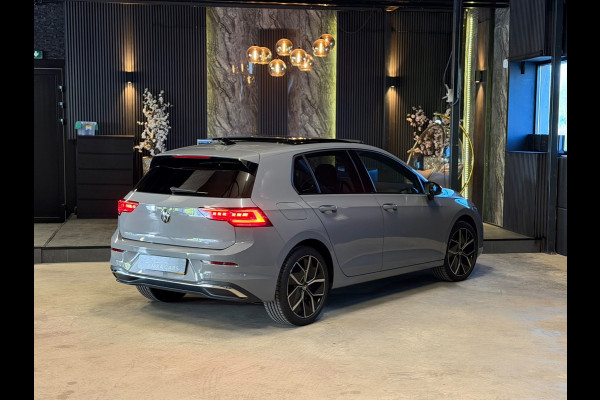 Volkswagen Golf 1.5 eTSI R-Line|50 Edition|PANO|FULL OPTIONS