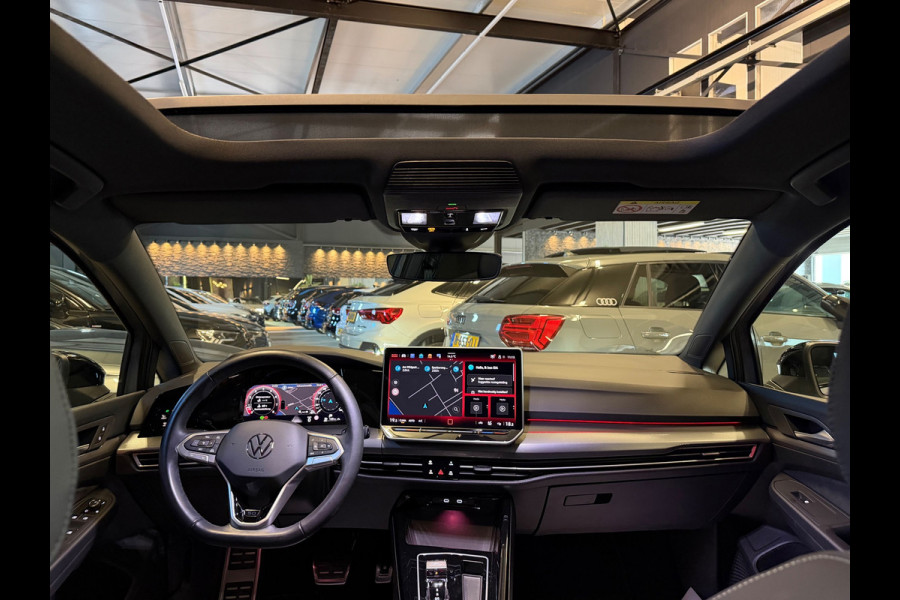 Volkswagen Golf 1.5 eTSI R-Line|50 Edition|PANO|FULL OPTIONS