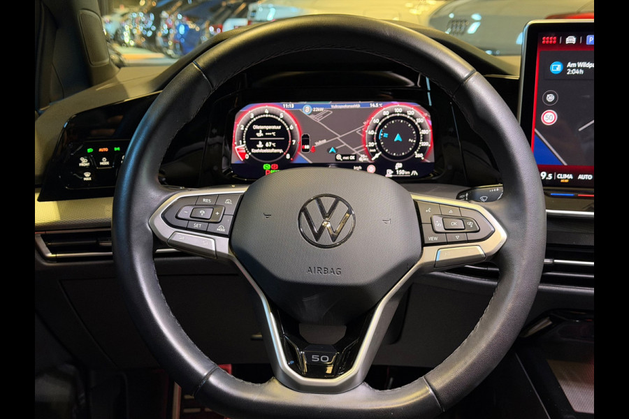 Volkswagen Golf 1.5 eTSI R-Line|50 Edition|PANO|FULL OPTIONS