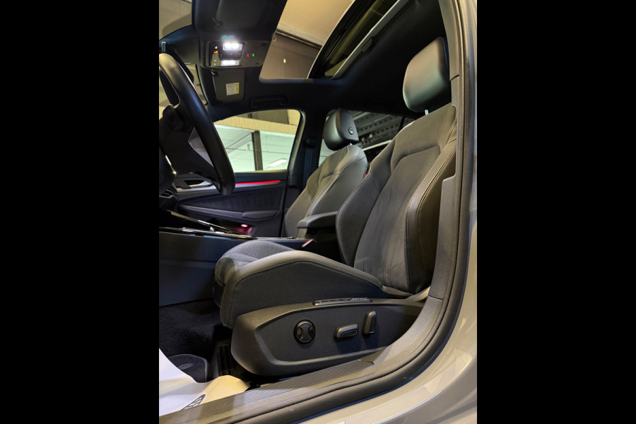 Volkswagen Golf 1.5 eTSI R-Line|50 Edition|PANO|FULL OPTIONS