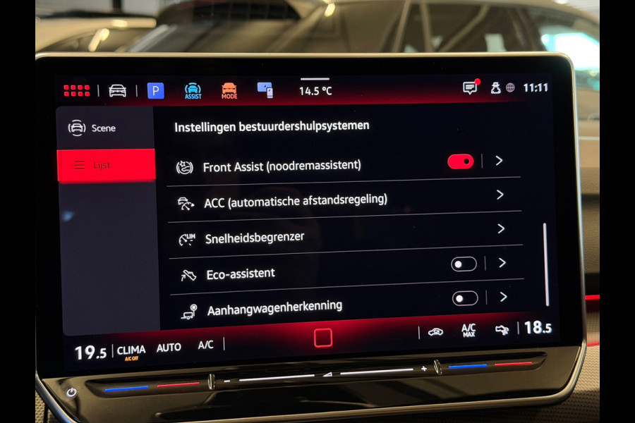 Volkswagen Golf 1.5 eTSI R-Line|50 Edition|PANO|FULL OPTIONS