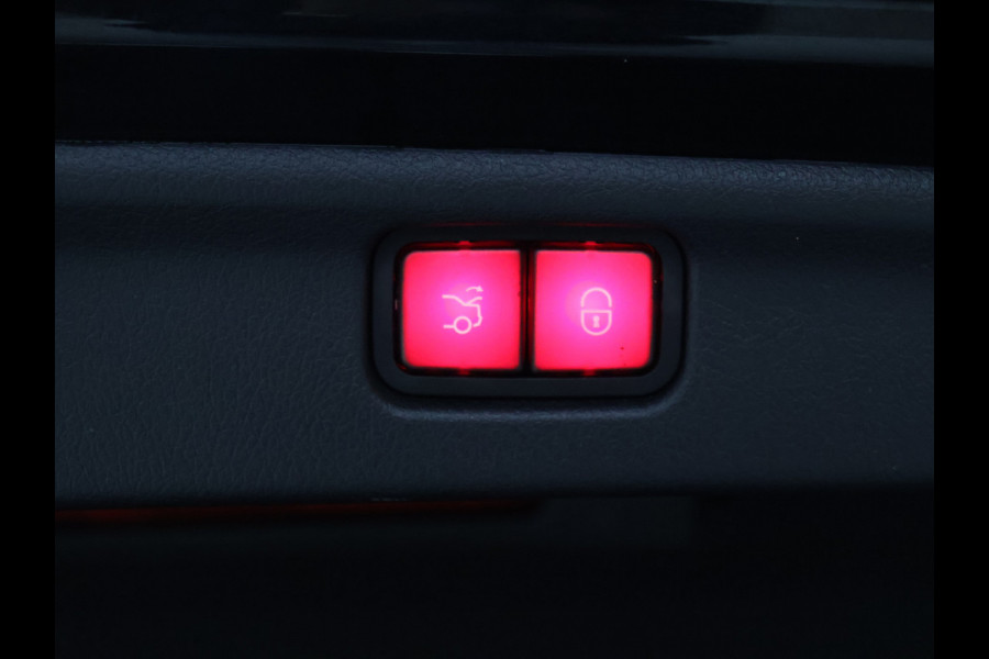 Mercedes-Benz C-Klasse 200 Launch Edition AMG Line [SCHUIFKANTELDAK, BURMESTER, HEAD-UP, SFEERVERLICHTING, MEMORY SEATS, 360 CAMERA, STOELVERWARMING, ADAPTIVE CRUISE, VOL LEDER, CLIMATE, NIEUWSTAAT]