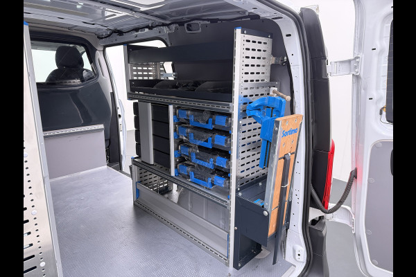 Mercedes-Benz Vito 116CDI 164pk AUT-9 Navi Adaptive-Control Camera *Sortimo Kasten* PDC-a+v Lane-Assist Sport/Comfort-Stoelen+Verwarmd Trekhaak Ecc Betonplex Vloer Schuifdeur Achterdeuren Licht-/regensensor Zijwind assistent Getint-Glas1e Eigenaar 2.500KG Trekgewicht 54.251 ex ex nieuw (86.370 inc inc.))