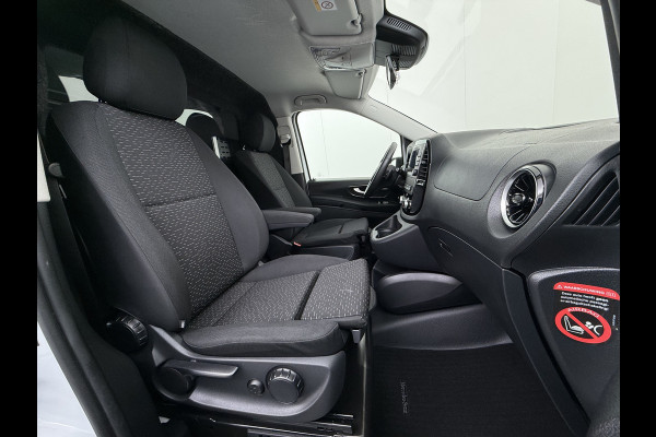 Mercedes-Benz Vito 116CDI 164pk AUT-9 Navi Adaptive-Control Camera *Sortimo Kasten* PDC-a+v Lane-Assist Sport/Comfort-Stoelen+Verwarmd Trekhaak Ecc Betonplex Vloer Schuifdeur Achterdeuren Licht-/regensensor Zijwind assistent Getint-Glas1e Eigenaar 2.500KG Trekgewicht 54.251 ex ex nieuw (86.370 inc inc.))