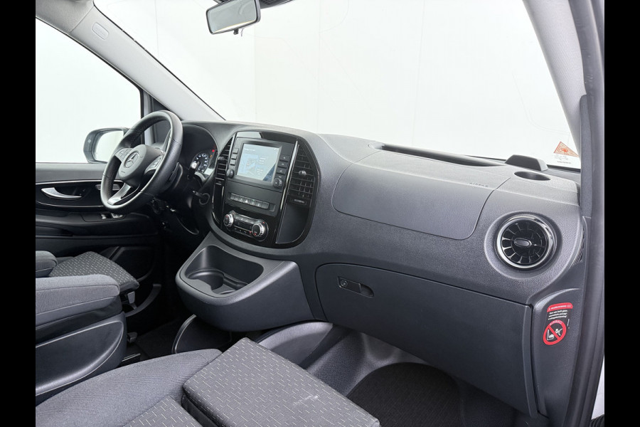 Mercedes-Benz Vito 116CDI 164pk AUT-9 Navi Adaptive-Control Camera *Sortimo Kasten* PDC-a+v Lane-Assist Sport/Comfort-Stoelen+Verwarmd Trekhaak Ecc Betonplex Vloer Schuifdeur Achterdeuren Licht-/regensensor Zijwind assistent Getint-Glas1e Eigenaar 2.500KG Trekgewicht 54.251 ex ex nieuw (86.370 inc inc.))