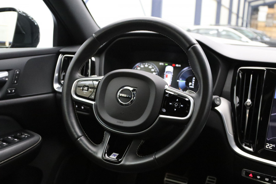 Volvo V60 2.0 T8 Twin Engine AWD 390 PK R-Design PHEV, Panoramadak, LED, 19" LM, Memory